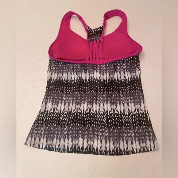 Tankini in size Medium. - Picture 3 of 6
